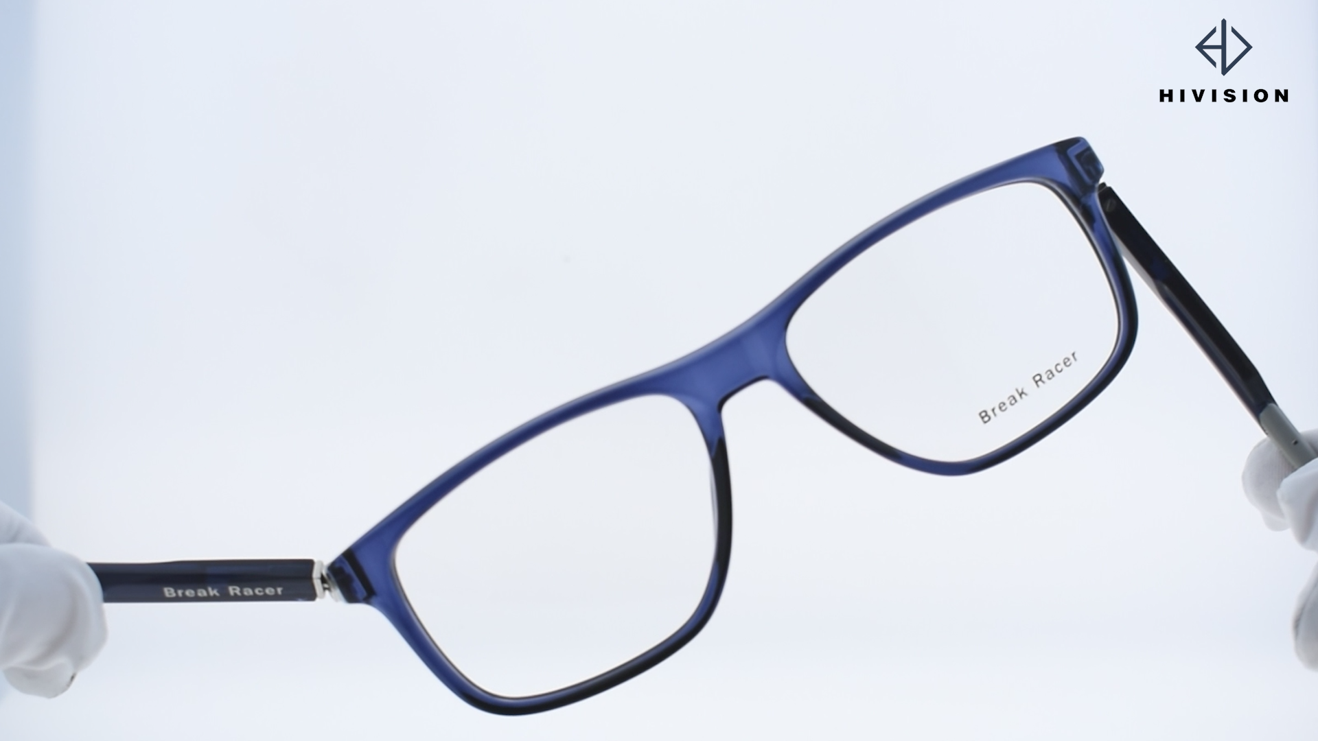 Présentation de notre dernière innovation : des lunettes à charnière flexible à 360° !